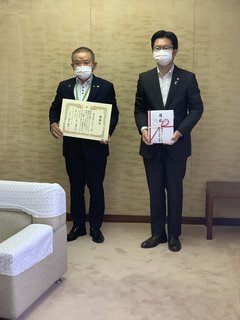 正彦さんと伊木米子市長⑦.jpg